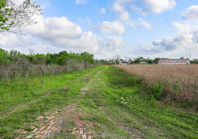 Photo 2 of Land for sale at 1115 E Fm 1462 Rd, Rosharon, TX 77583 | MLS# 66121547 | Listing updated on 2026-06-13