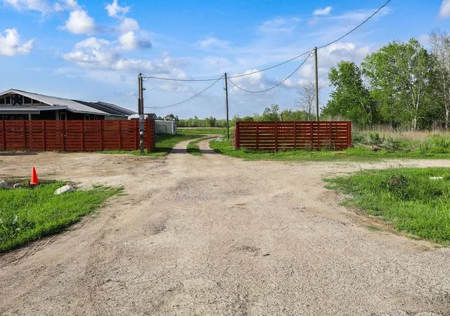 Photo 3 of Land for sale at 1115 E Fm 1462 Rd, Rosharon, TX 77583 | MLS# 66121547 | Listing updated on 2026-06-13