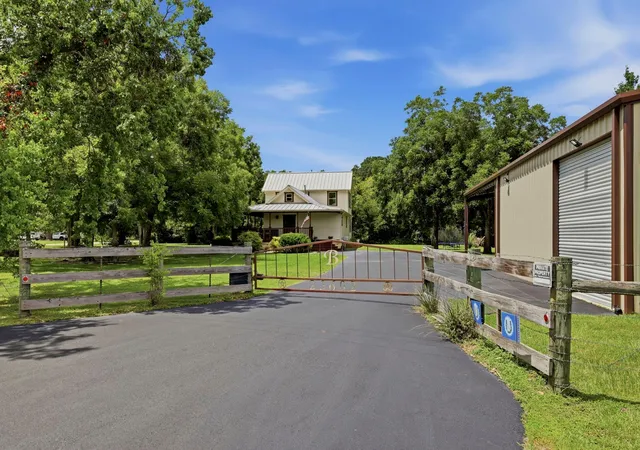 3rd image of 23602 Willow Switch Rd, Spring, TX 77389 | MLS# 62125817
