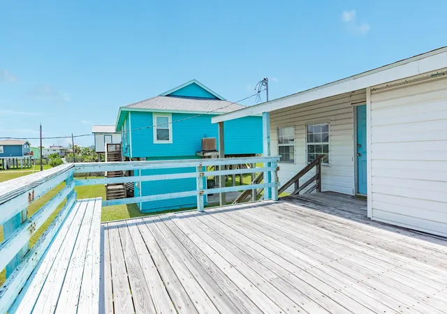 Photo 2 of Single family home for sale at 4123 Oleander Dr, Galveston, TX 77554 | MLS# 38626382 | Listing updated on 2026-08-04