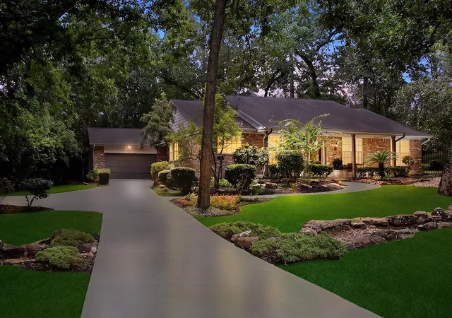Photo 2 of Single family home for sale at 10117 Shady Hollow Dr, Conroe, TX 77304 | MLS# 10390940 | Listing updated on 2026-08-29