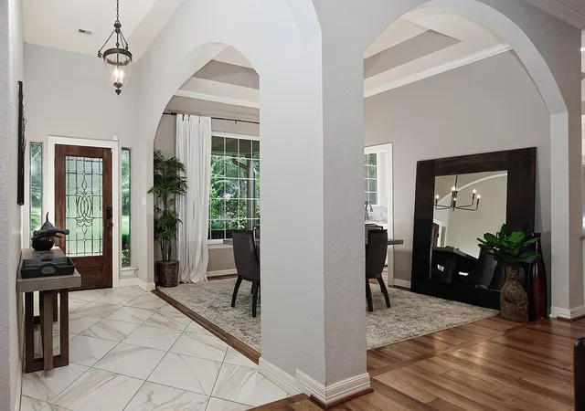 Photo 3 of Single family home for sale at 10117 Shady Hollow Dr, Conroe, TX 77304 | MLS# 10390940 | Listing updated on 2026-08-29