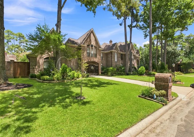 Photo 2 of Sale Pending at 5202 Norborne Ln, Houston, TX 77069 | MLS# 30238851 | Listing updated on 2026-09-16