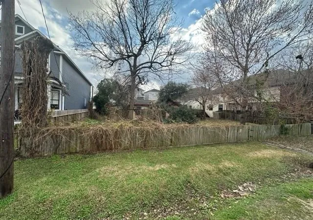 1st image of 1418 W 24th St, Houston, TX 77008 | MLS# 90828976