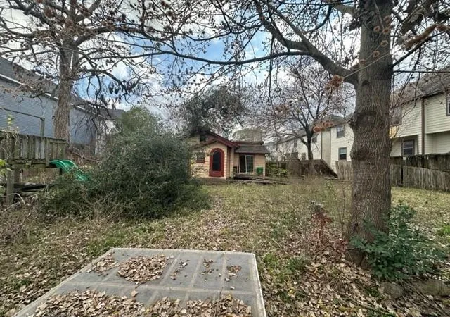 3rd image of 1418 W 24Th St, Houston, TX 77008 | MLS# 90828976