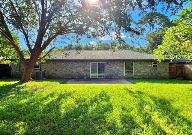 17th image of 1809 N Valderas St, Angleton, TX 77515 | MLS# 82461632