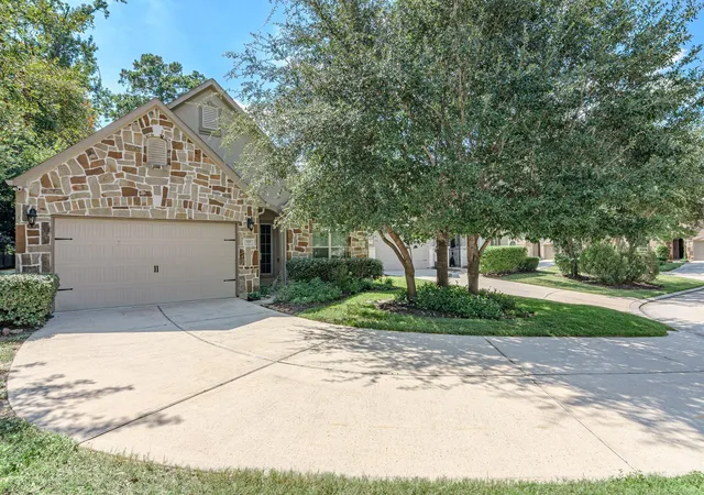 3rd image of 112 Sundown Ridge Pl, The Woodlands, TX 77375 | MLS# 86319898