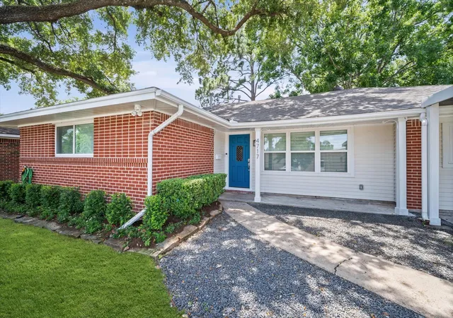 Photo 2 of Single family home for sale at 4717 Chrystell Ln, Houston, TX 77092 | MLS# 68501455 | Listing updated on 2026-09-09