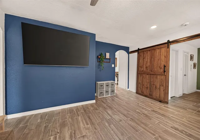 Photo 3 of Sale Pending at 901 Temple Cir, Hitchcock, TX 77563 | MLS# 79102997 | Listing updated on 2026-09-25