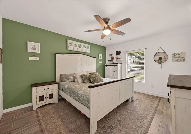 Photo 4 of Sale Pending at 901 Temple Cir, Hitchcock, TX 77563 | MLS# 79102997 | Listing updated on 2026-09-25