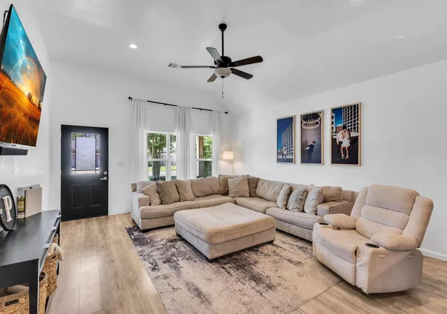 Photo 4 of Sale Pending at 3220 Ash Ave, Groves, TX 77619 | MLS# 30887783 | Listing updated on 2026-08-02