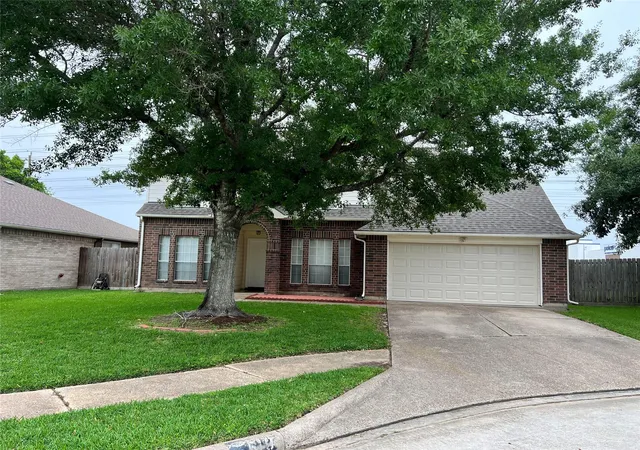 Homes for sale in Kemah, TX | 510 Oak Briar Dr, Kemah, TX 77565 | MLS# 2436164