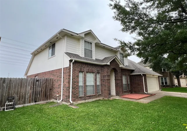 Homes for sale in Kemah, TX | 510 Oak Briar Dr, Kemah, TX 77565 | MLS# 2436164