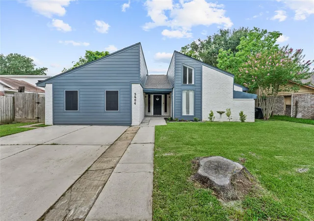 1st image of 3404 Surrey St, Baytown, TX 77521 | MLS# 37577961