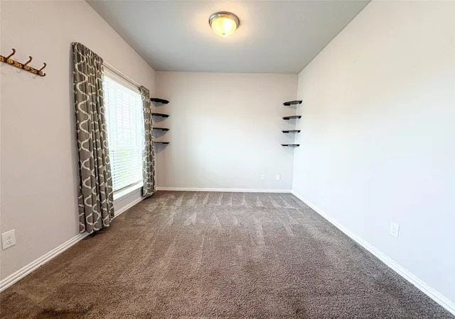 2nd image of 140 Kelly St, Angleton, TX 77515 | MLS# 82780196