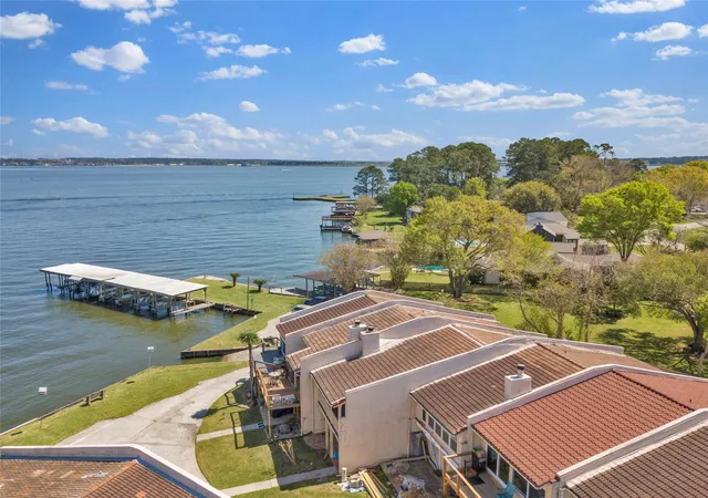 2nd image of 35 Regency Pt, Montgomery, TX 77356 | MLS# 80478426