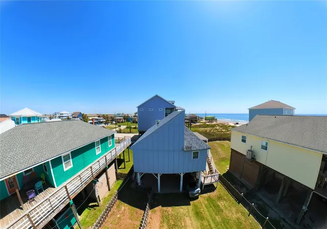 2nd image of 114 Sand Dune Ct, Freeport, TX 77541 | MLS# 472158