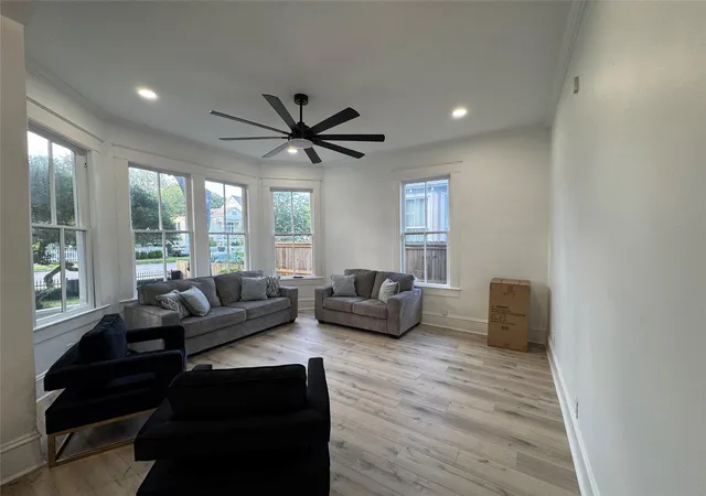 Photo 3 of Single family home for sale at 3215 Ave P 1/2, Galveston, TX 77550 | MLS# 76925743 | Listing updated on 2026-08-11