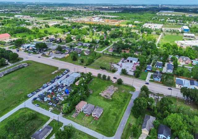 Photo 2 of Land for sale at 2020 Highway 3, Dickinson, TX 77539 | MLS# 30692793 | Listing updated on 2026-06-04