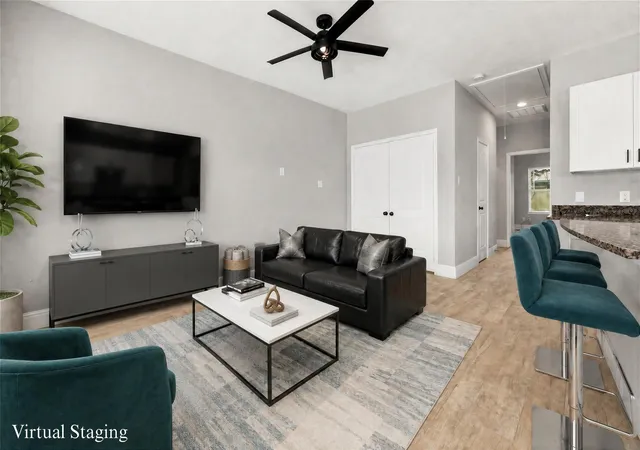 4th image of 4651 Mallow St, Houston, TX 77051