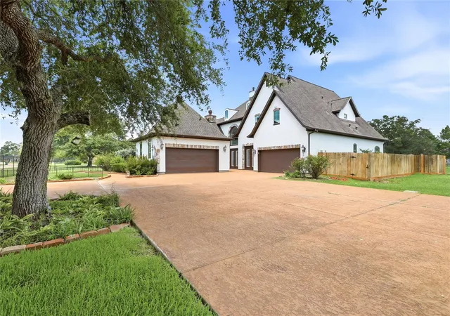 3rd image of 32702 Westminster Dr, Fulshear, TX 77441 | MLS# 14001577