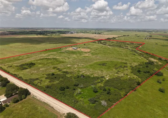 1st image of 775 S Fm 441 Rd, Louise, TX 77455 | MLS# 44728340