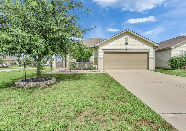 Photo 2 of Single family home for sale at 1001 Banyon Tree Ln, Brookshire, TX 77423 | MLS# 11816781 | Listing updated on 2026-08-28