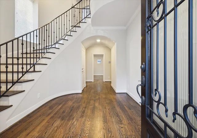 3rd image of 6008 Potomac Park Dr, Houston, TX 77057 | MLS# 95702977