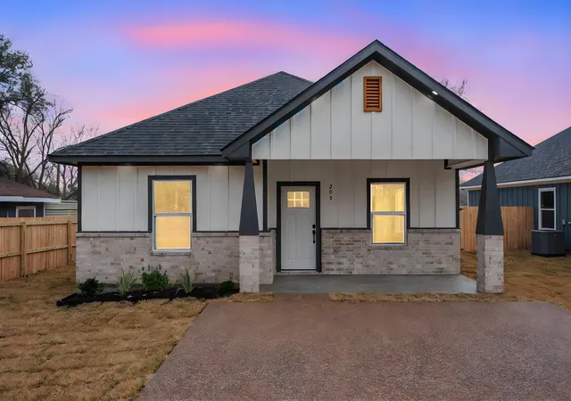 1st image of 203 Lock Ln, Bryan, TX 77803 | MLS# 38767703