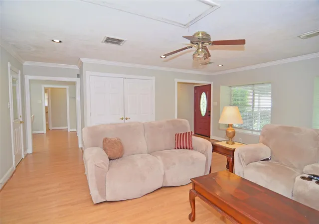 Homes for sale in Pasadena, TX | 2719 Sweetgum St, Pasadena, TX 77502 | MLS# 30975888