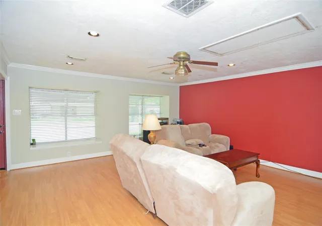 Homes for sale in Pasadena, TX | 2719 Sweetgum St, Pasadena, TX 77502 | MLS# 30975888