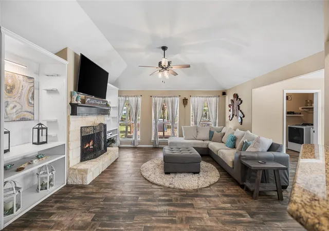Photo 3 of Single family home for sale at 8997 Hickory Rd, Plantersville, TX 77363 | MLS# 73889061 | Listing updated on 2026-09-10
