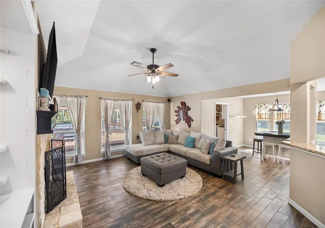Photo 4 of Single family home for sale at 8997 Hickory Rd, Plantersville, TX 77363 | MLS# 73889061 | Listing updated on 2026-09-10