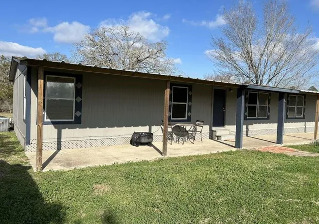 Photo 2 of Single family home for sale at 6 Kathy Ln, Huntsville, TX 77320 | MLS# 66505138 | Listing updated on 2026-08-13