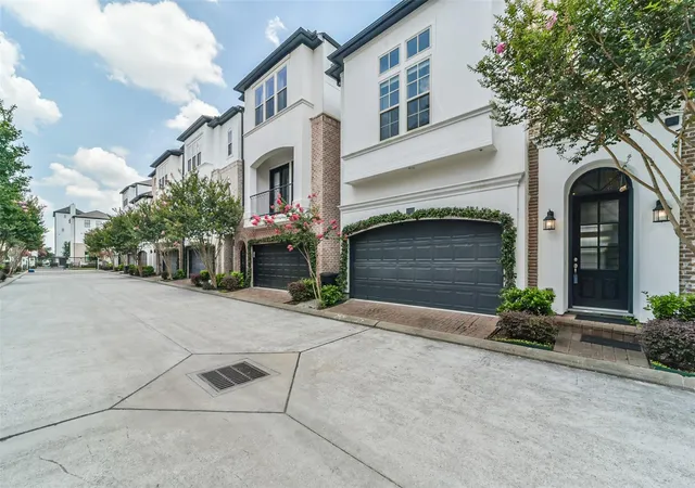 2nd image of 5715 Arabelle Lake St, Houston, TX 77007 | MLS# 39356162
