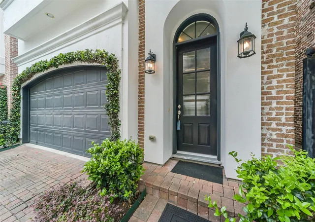 3rd image of 5715 Arabelle Lake St, Houston, TX 77007 | MLS# 39356162