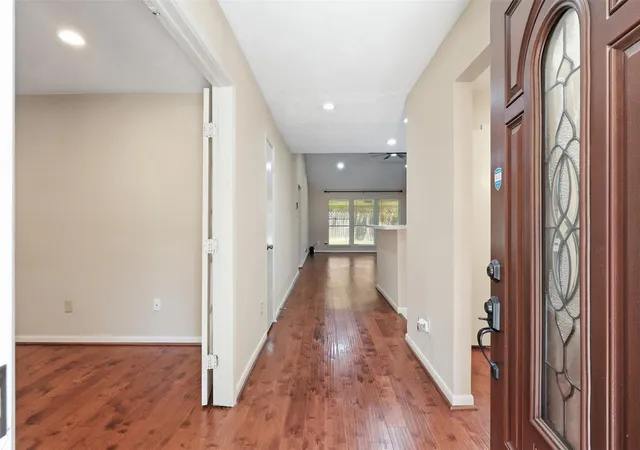 2nd image of 8227 Squires Pl Dr, Houston, TX 77083 | MLS# 33316087