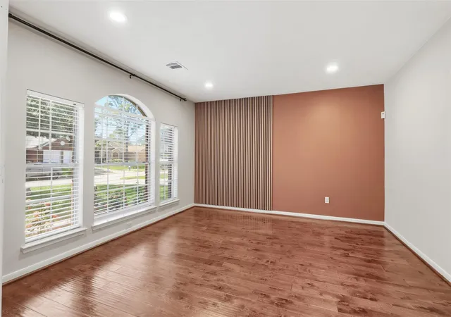 Photo 3 of Single family home for sale at 8227 Squires Pl Dr, Houston, TX 77083 | MLS# 33316087 | Listing updated on 2026-08-29