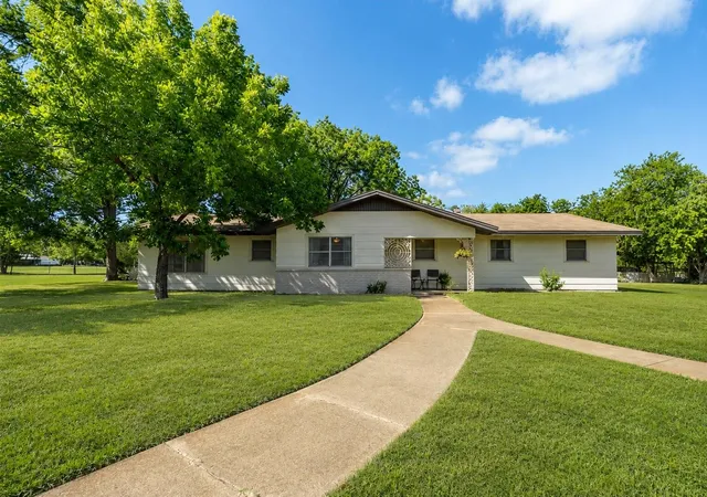 1st image of 1601 Alston Dr, Waco, TX 76705 | MLS# 22463410