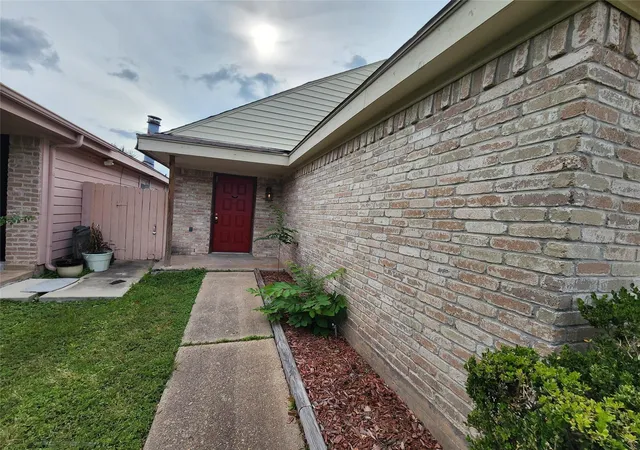 Homes for sale in Houston, TX | 6118 Linnhaven Dr, Houston, TX 77072 | MLS# 29145830