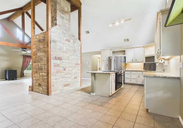 Photo 3 of Single family home for sale at 260 W West Ridge Dr, Coldspring, TX 77331 | MLS# 7931894 | Listing updated on 2026-09-02