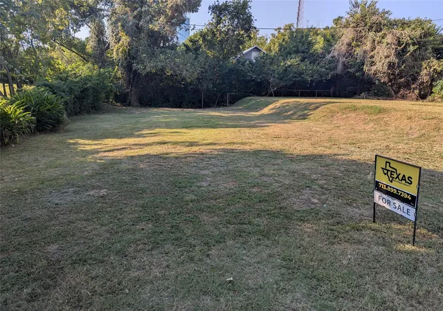 Photo 3 of Land for sale at 0 Edwards St, Houston, TX 77007 | MLS# 92975788 | Listing updated on 2026-05-11