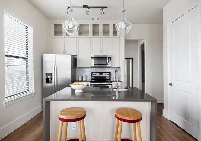 Homes for sale in Houston, TX | 1508 Blodgett St #401, Houston, TX 77004 | MLS# 78739500