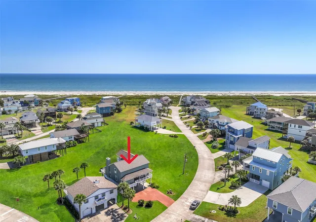 3rd image of 4107 Defender Ln, Galveston, TX 77554 | MLS# 49351560