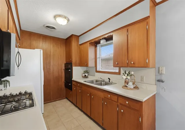 4th image of 3807 Kelli Ln, Bryan, TX 77802 | MLS# 20678940