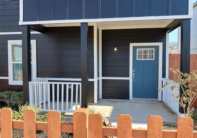 Photo 3 of Single family home for sale at 6403 Paris St, Houston, TX 77021 | MLS# 4519588 | Listing updated on 2026-09-14
