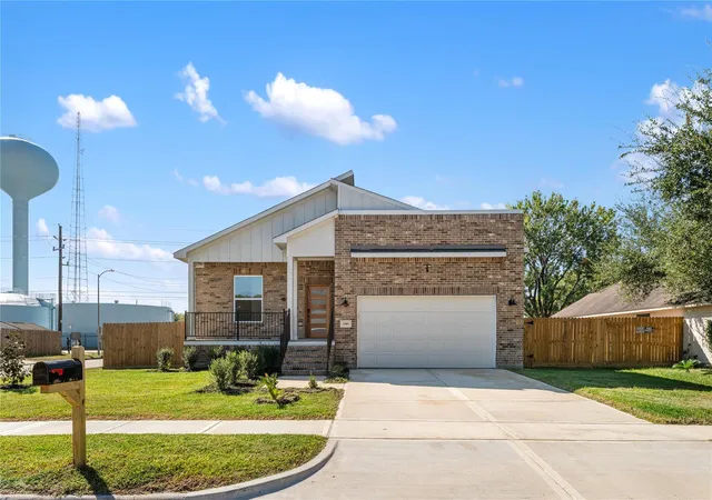 Photo 1 of Single family home for sale at 2503 Hazyknoll Ln, Houston, TX 77067 | MLS# 92156556 | Listing updated on 2026-07-13