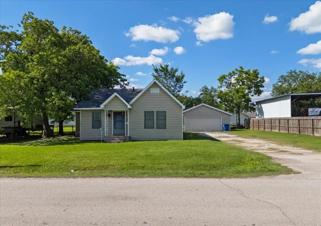 1st image of 104 Avenue E, Highlands, TX 77562 | MLS# 66185005