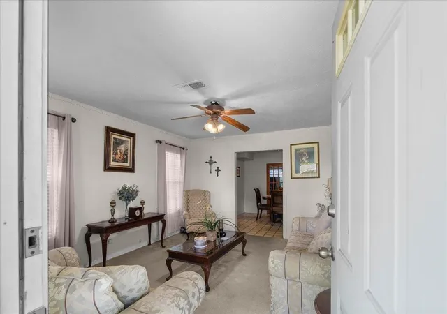 3rd image of 104 Avenue E, Highlands, TX 77562 | MLS# 66185005