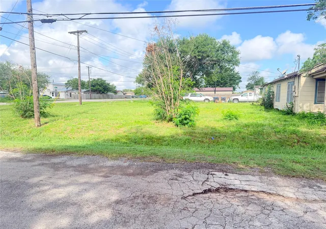 1st image of 101 Carl St, Refugio, TX 78377 | MLS# 28628062